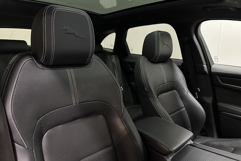 2022 (22) JAGUAR F-PACE 2.0 D200 R-Dynamic Black 5dr Auto AWD 5535504