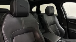2022 (22) JAGUAR F-PACE 2.0 D200 R-Dynamic Black 5dr Auto AWD 5535504