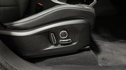 2022 (22) JAGUAR F-PACE 2.0 D200 R-Dynamic Black 5dr Auto AWD 5535501