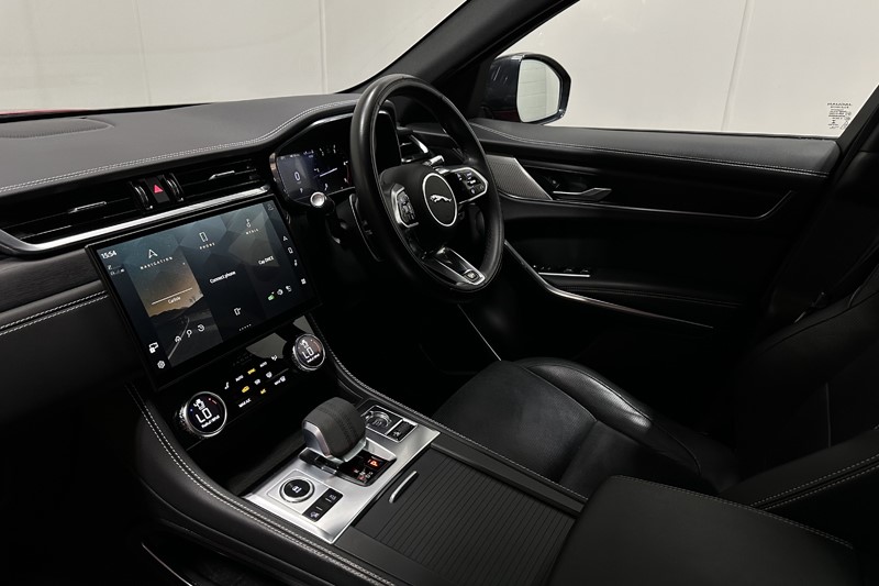 2022 (22) JAGUAR F-PACE 2.0 D200 R-Dynamic Black 5dr Auto AWD 5535520