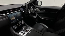 2022 (22) JAGUAR F-PACE 2.0 D200 R-Dynamic Black 5dr Auto AWD 5535520