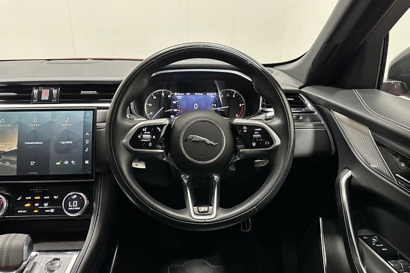2022 (22) JAGUAR F-PACE 2.0 D200 R-Dynamic Black 5dr Auto AWD 5535495