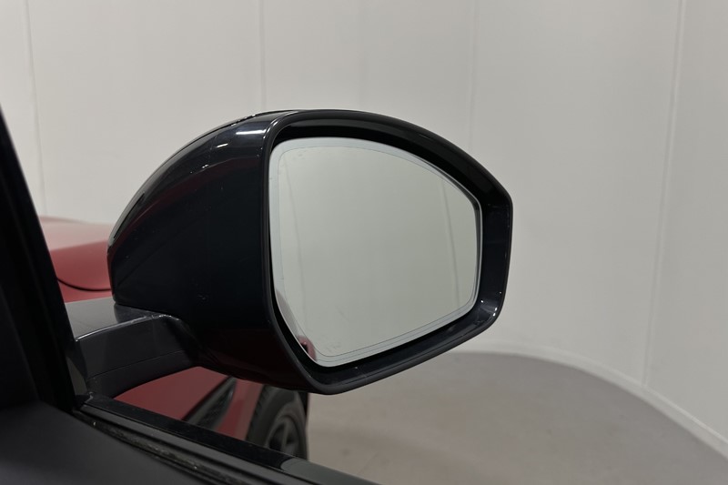 2022 (22) JAGUAR F-PACE 2.0 D200 R-Dynamic Black 5dr Auto AWD 5535500