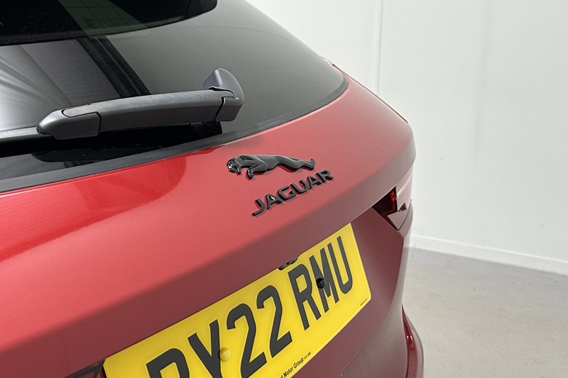 2022 (22) JAGUAR F-PACE 2.0 D200 R-Dynamic Black 5dr Auto AWD 5535530