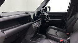 2024 (24) LAND ROVER COMMERCIAL DEFENDER 3.0 D300 Hard Top X-Dynamic HSE Auto 5524352