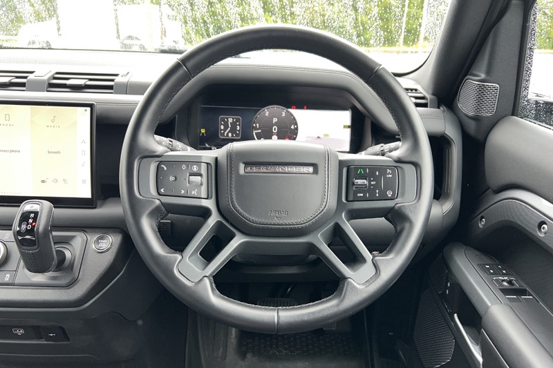 2024 (24) LAND ROVER COMMERCIAL DEFENDER 3.0 D300 Hard Top X-Dynamic HSE Auto 5524369