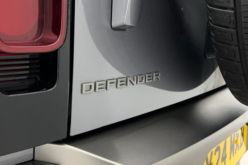 2024 (24) LAND ROVER COMMERCIAL DEFENDER 3.0 D300 Hard Top X-Dynamic HSE Auto 5524360