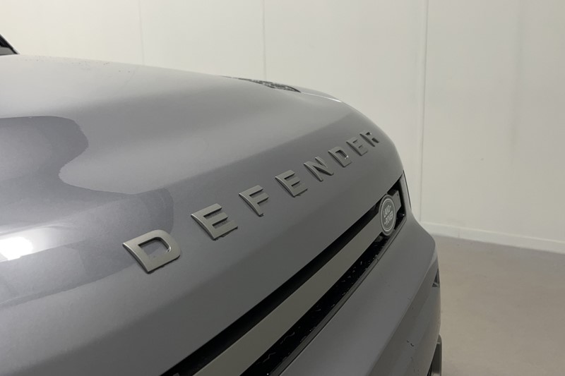 2024 (24) LAND ROVER COMMERCIAL DEFENDER 3.0 D300 Hard Top X-Dynamic HSE Auto 5524366