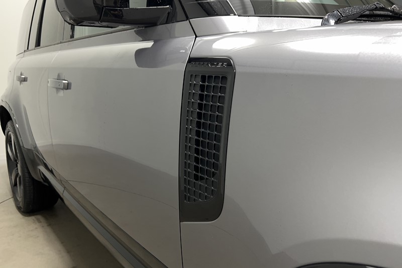 2024 (24) LAND ROVER COMMERCIAL DEFENDER 3.0 D300 Hard Top X-Dynamic HSE Auto 5524364