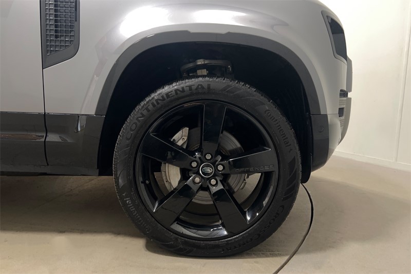 2024 (24) LAND ROVER COMMERCIAL DEFENDER 3.0 D300 Hard Top X-Dynamic HSE Auto 5524322
