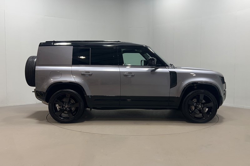 2024 (24) LAND ROVER COMMERCIAL DEFENDER 3.0 D300 Hard Top X-Dynamic HSE Auto 5524319