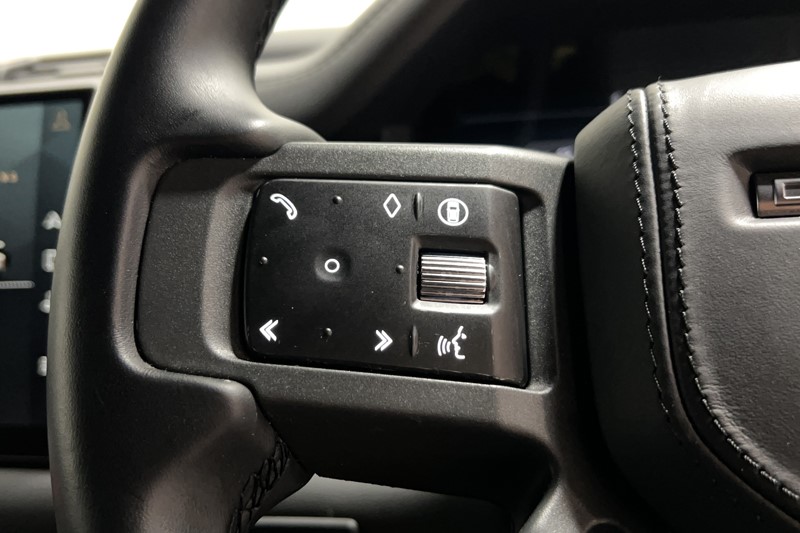 2024 (24) LAND ROVER COMMERCIAL DEFENDER 3.0 D300 Hard Top X-Dynamic HSE Auto 5524337