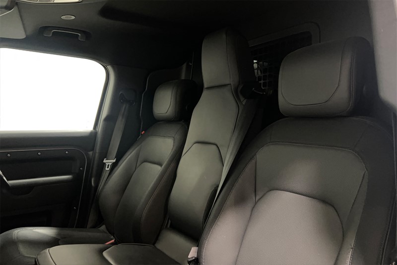2024 (24) LAND ROVER COMMERCIAL DEFENDER 3.0 D300 Hard Top X-Dynamic HSE Auto 5524318