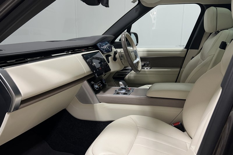 2023 (23) LAND ROVER RANGE ROVER 3.0 D350 First Edition 4dr Auto 5531309