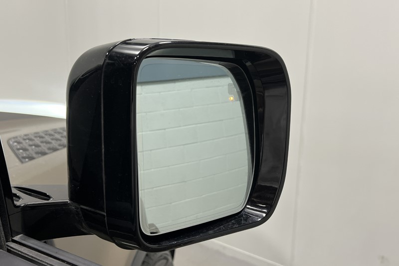 2025 (25) LAND ROVER COMMERCIAL DEFENDER 3.0 D350 Hard Top X-Dynamic HSE Auto 5550729