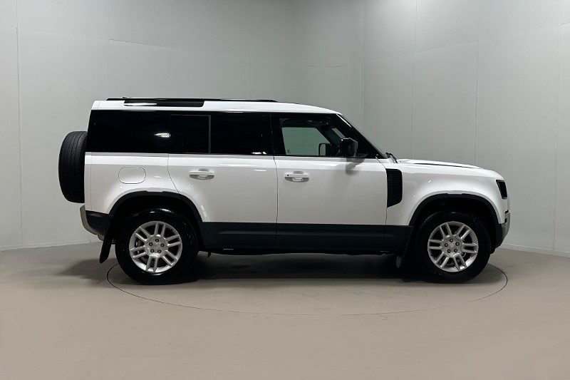 2023 (73) LAND ROVER COMMERCIAL DEFENDER 3.0 D250 Hard Top SE Auto [3 Seat] 5582881
