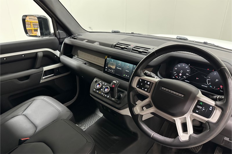 2023 (73) LAND ROVER COMMERCIAL DEFENDER 3.0 D250 Hard Top SE Auto [3 Seat] 5582885