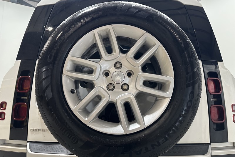 2023 (73) LAND ROVER COMMERCIAL DEFENDER 3.0 D250 Hard Top SE Auto [3 Seat] 5582915