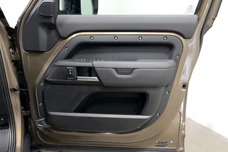 2024 (74) LAND ROVER DEFENDER 3.0 D250 X-Dynamic SE 110 5dr Auto 5526168
