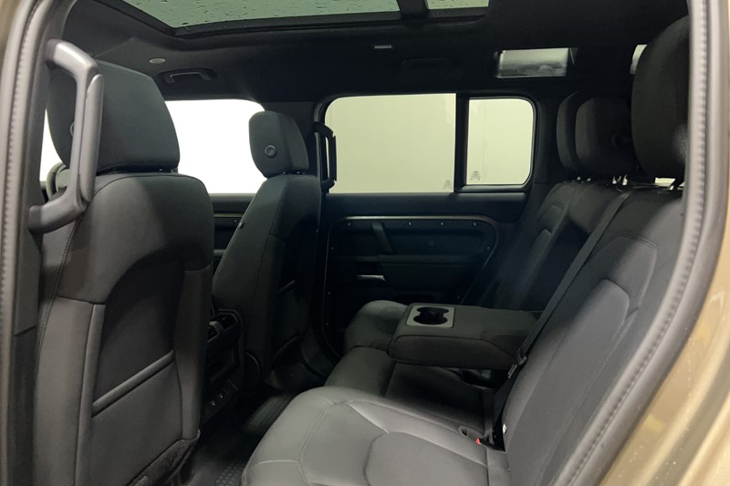 2024 (74) LAND ROVER DEFENDER 3.0 D250 X-Dynamic SE 110 5dr Auto 5526199