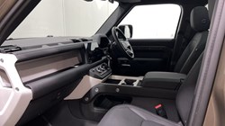 2024 (74) LAND ROVER DEFENDER 3.0 D250 X-Dynamic SE 110 5dr Auto 5526192