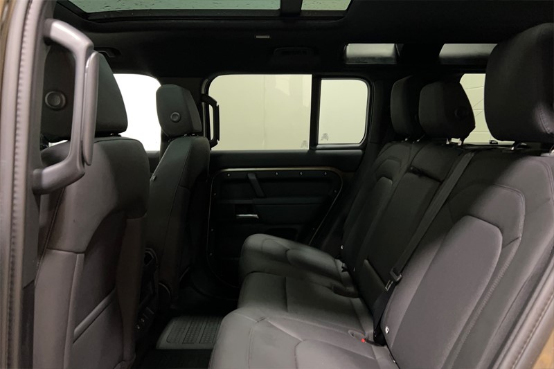 2024 (74) LAND ROVER DEFENDER 3.0 D250 X-Dynamic SE 110 5dr Auto 5526159
