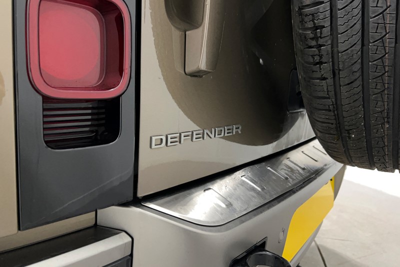 2024 (74) LAND ROVER DEFENDER 3.0 D250 X-Dynamic SE 110 5dr Auto 5526203