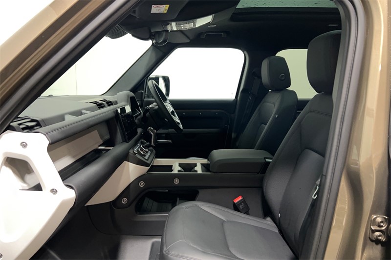 2024 (74) LAND ROVER DEFENDER 3.0 D250 X-Dynamic SE 110 5dr Auto 5526158