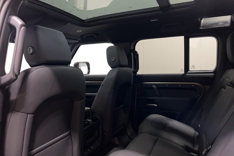 2024 (74) LAND ROVER DEFENDER 3.0 D250 X-Dynamic SE 110 5dr Auto 5526195