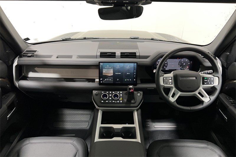 2024 (74) LAND ROVER DEFENDER 3.0 D250 X-Dynamic SE 110 5dr Auto 5526164