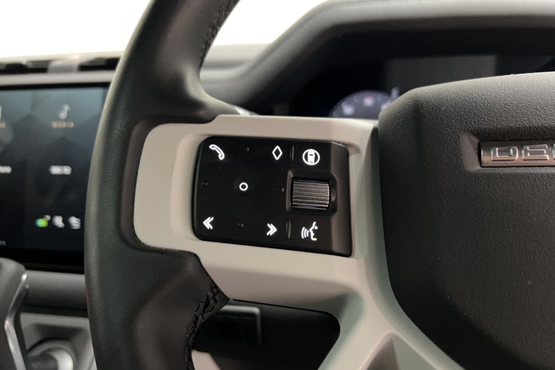 2024 (74) LAND ROVER DEFENDER 3.0 D250 X-Dynamic SE 110 5dr Auto 5526178