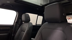 2024 (74) LAND ROVER DEFENDER 3.0 D250 X-Dynamic SE 110 5dr Auto 5526194