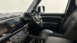 2022 (72) LAND ROVER DEFENDER 3.0 D300 X-Dynamic HSE 110 5dr Auto 5581207
