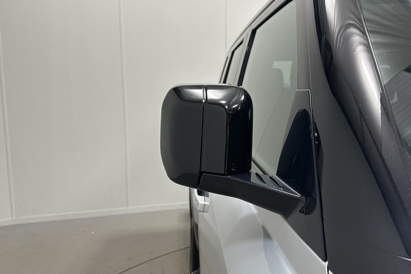 2022 (72) LAND ROVER DEFENDER 3.0 D300 X-Dynamic HSE 110 5dr Auto 5581220