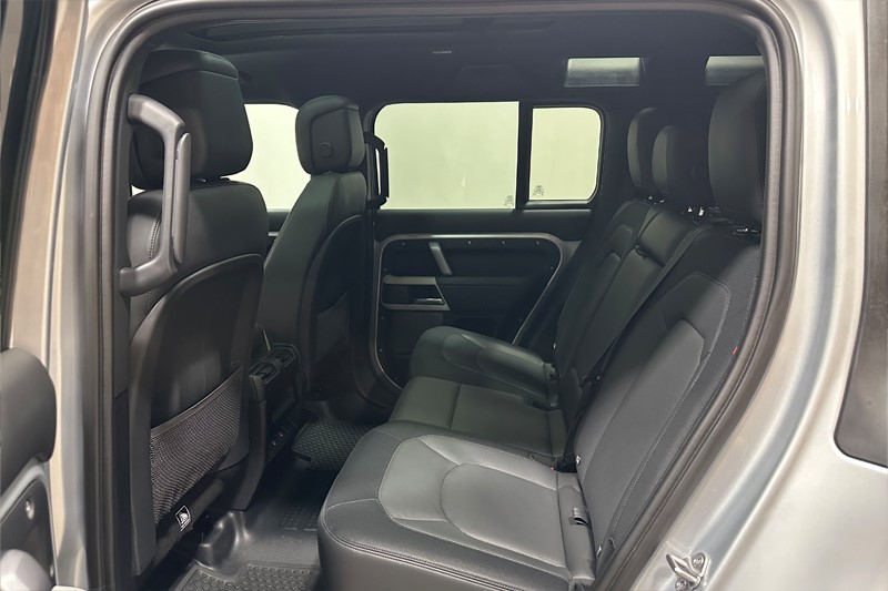 2022 (72) LAND ROVER DEFENDER 3.0 D300 X-Dynamic HSE 110 5dr Auto 5581170