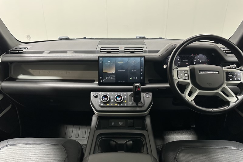 2022 (72) LAND ROVER DEFENDER 3.0 D300 X-Dynamic HSE 110 5dr Auto 5581176