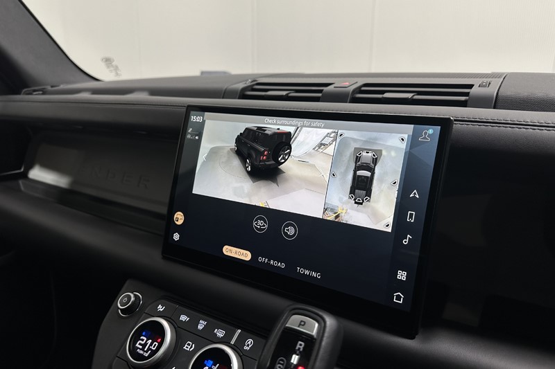 2022 (72) LAND ROVER DEFENDER 3.0 D300 X-Dynamic HSE 110 5dr Auto 5581197