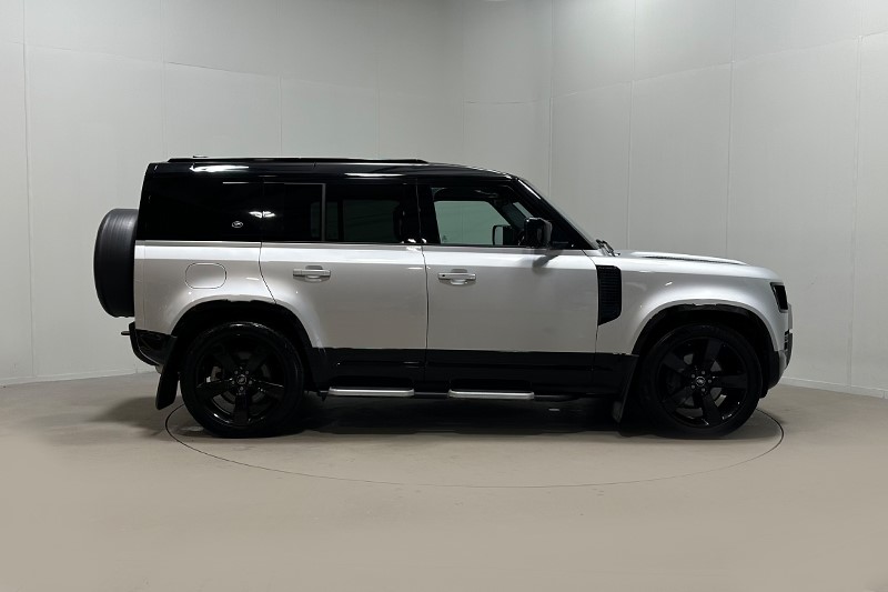 2022 (72) LAND ROVER DEFENDER 3.0 D300 X-Dynamic HSE 110 5dr Auto 5581171