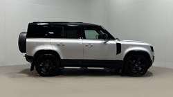 2022 (72) LAND ROVER DEFENDER 3.0 D300 X-Dynamic HSE 110 5dr Auto 5581171