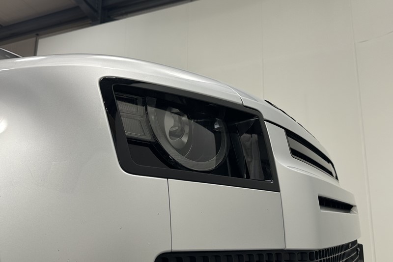 2022 (72) LAND ROVER DEFENDER 3.0 D300 X-Dynamic HSE 110 5dr Auto 5581223