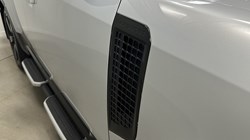 2022 (72) LAND ROVER DEFENDER 3.0 D300 X-Dynamic HSE 110 5dr Auto 5581221