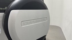 2022 (72) LAND ROVER DEFENDER 3.0 D300 X-Dynamic HSE 110 5dr Auto 5581215