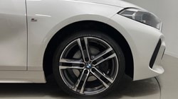 2020 (20) BMW 1 SERIES 118i M Sport 5dr 5531656