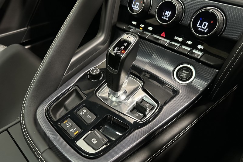 2022 (72) JAGUAR F-TYPE 5.0 P450 S/C V8 R-Dynamic Black 2dr Auto AWD 5536269