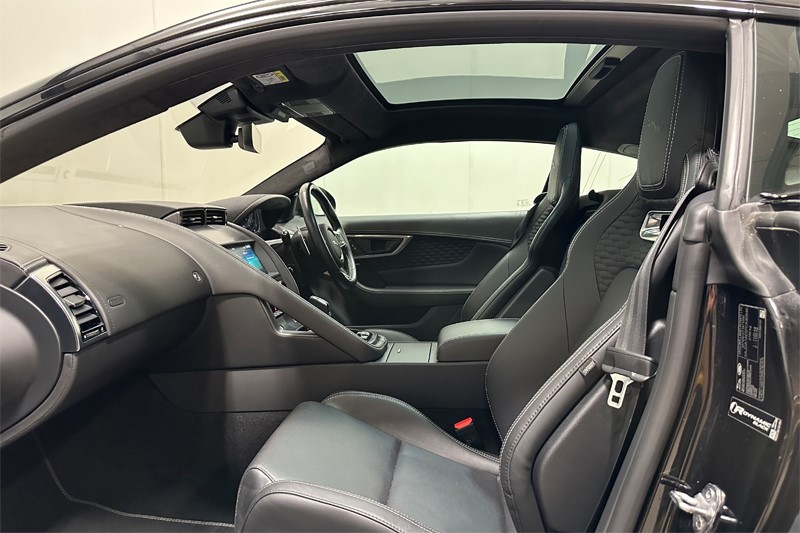 2022 (72) JAGUAR F-TYPE 5.0 P450 S/C V8 R-Dynamic Black 2dr Auto AWD 5536247