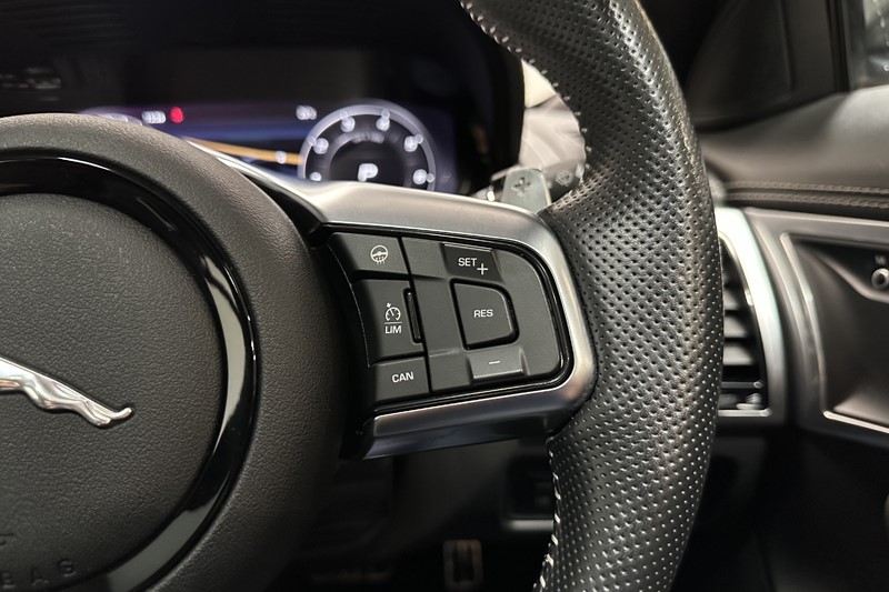 2022 (72) JAGUAR F-TYPE 5.0 P450 S/C V8 R-Dynamic Black 2dr Auto AWD 5536265