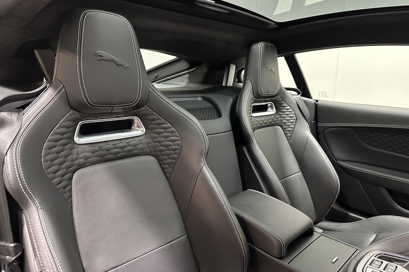 2022 (72) JAGUAR F-TYPE 5.0 P450 S/C V8 R-Dynamic Black 2dr Auto AWD 5536262