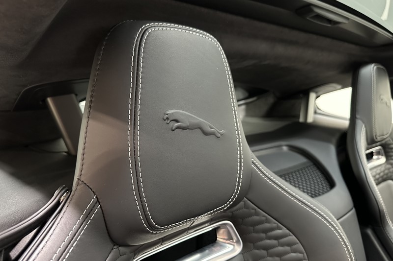 2022 (72) JAGUAR F-TYPE 5.0 P450 S/C V8 R-Dynamic Black 2dr Auto AWD 5536263