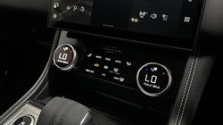 2024 (24) JAGUAR F-PACE 2.0 D200 R-Dynamic SE Black 5dr Auto AWD 5535949