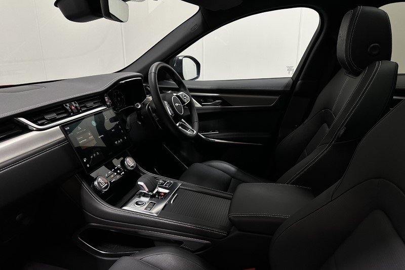 2024 (24) JAGUAR F-PACE 2.0 D200 R-Dynamic SE Black 5dr Auto AWD 5535958